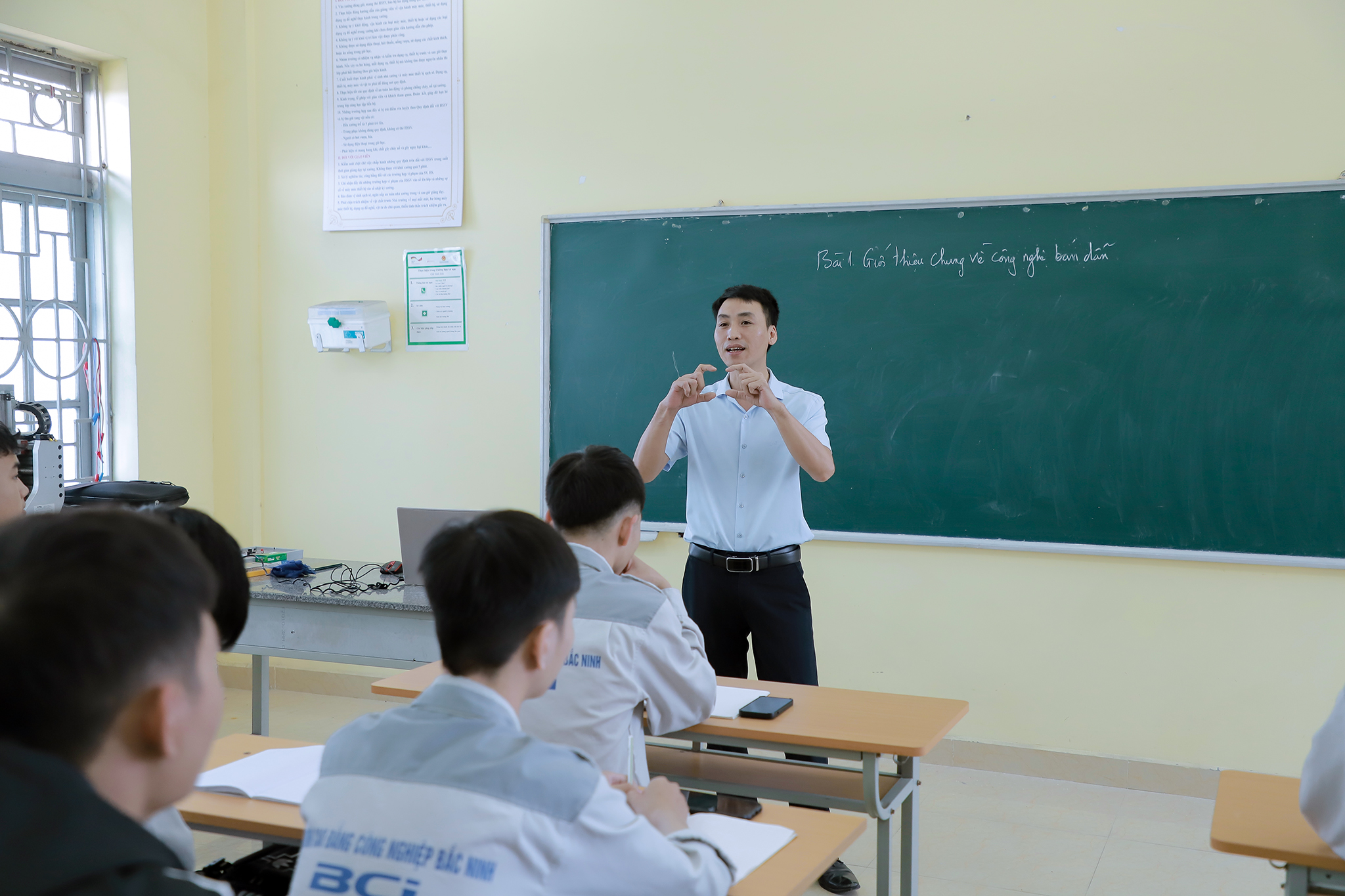 Tiếp tục bồi dưỡng Kỹ năng mềm và Công nghệ bán dẫn cho sinh viên BCI