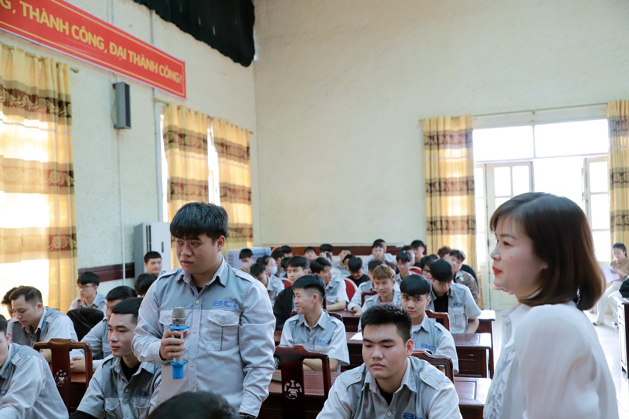 BCI CHỦ ĐỘNG PHỐI HỢP, NÂNG CAO NĂNG LỰC CẠNH TRANH CHO SINH VIÊN CAO ĐẲNG KHOÁ 14