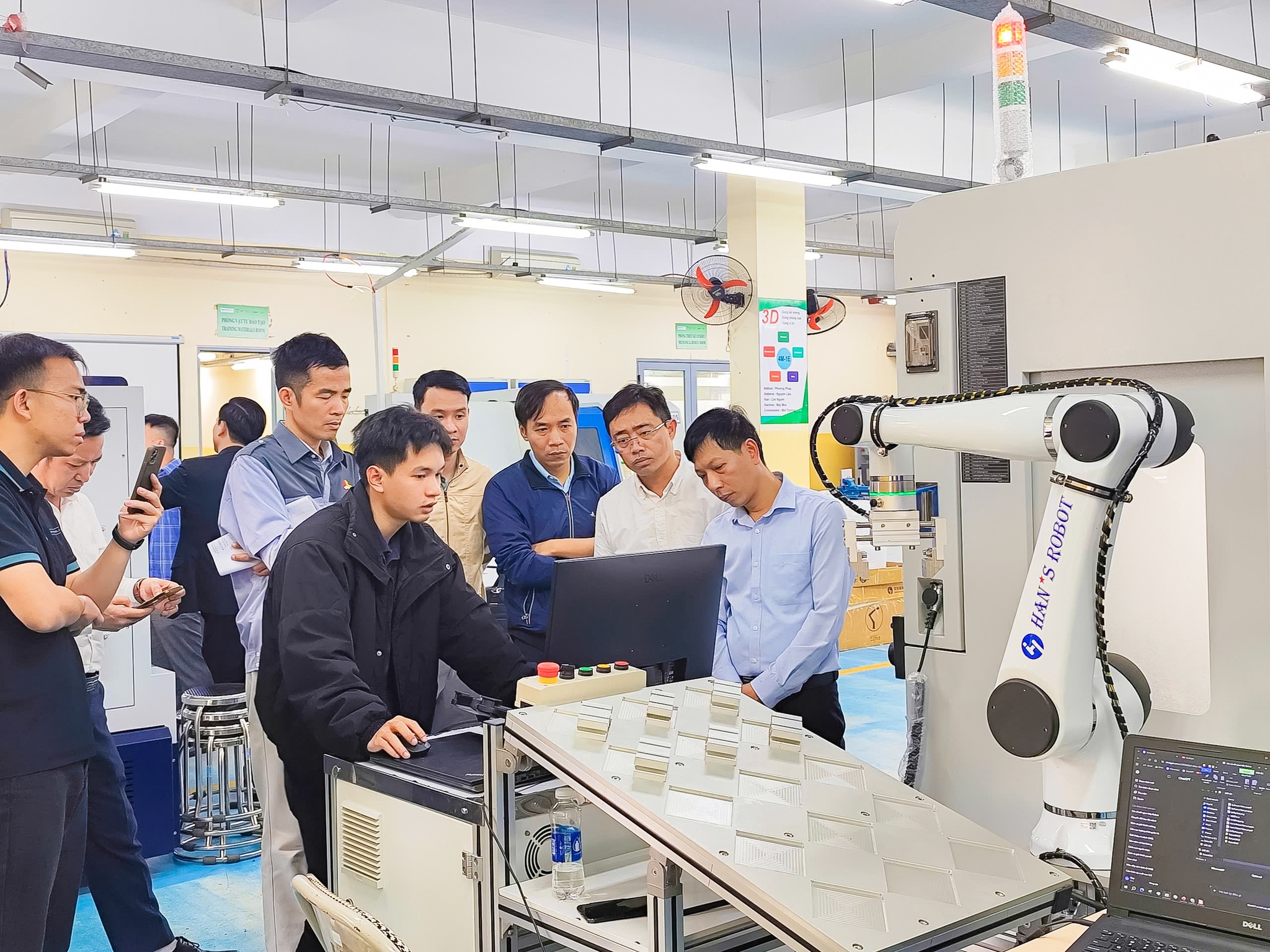 BCI tiên phong đón đầu Công nghệ: Tập huấn chuyên sâu Ứng dụng Cobot trong gia công CNC