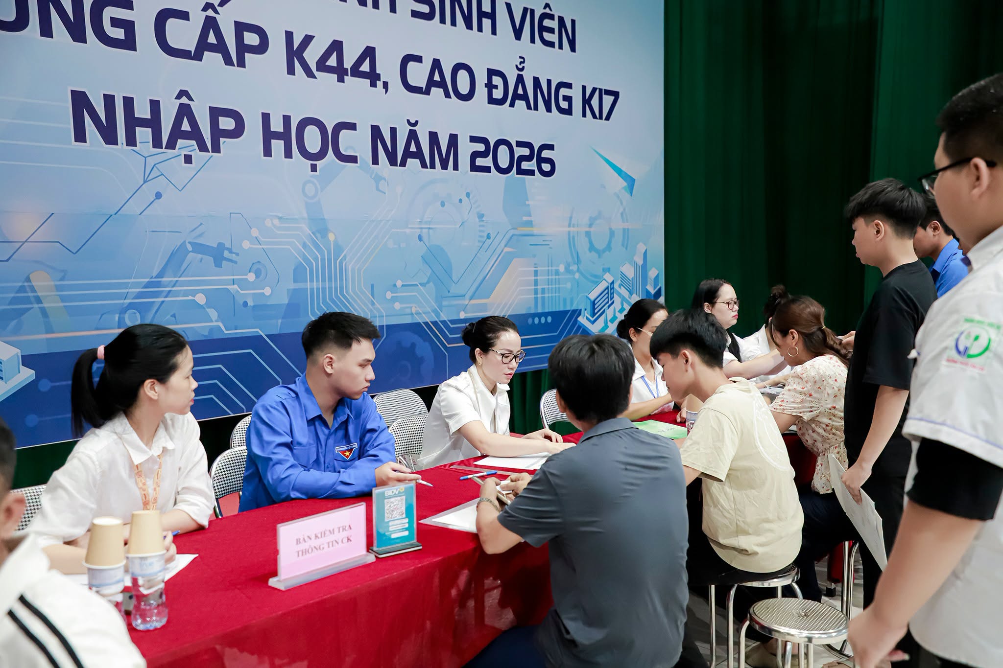 BCI rộn ràng chào đón Tân học sinh hệ Trung cấp Khóa 44 nhập học