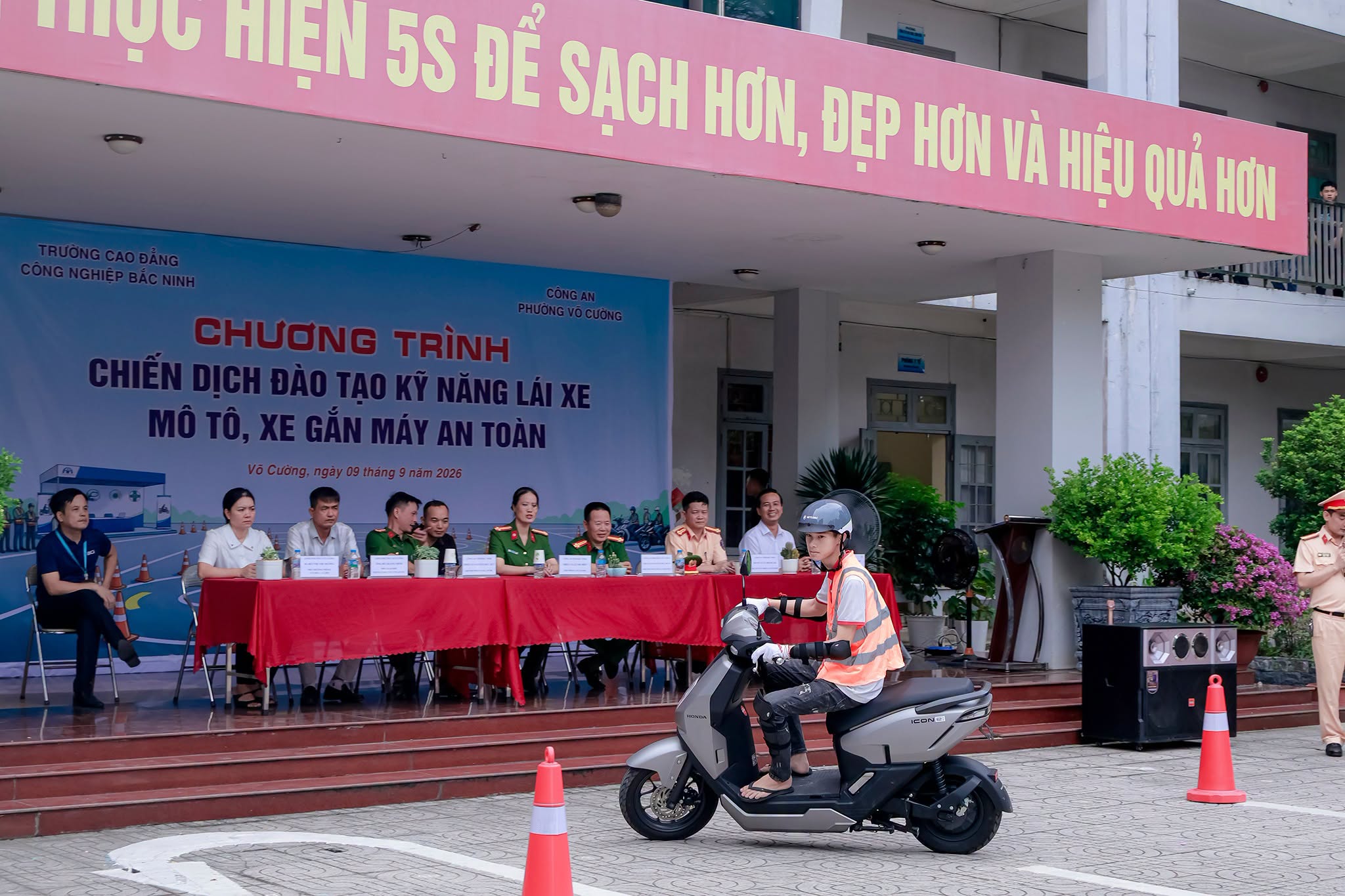 BCI: Sinh viên được trang bị kỹ năng tham gia giao thông an toàn đầu năm học