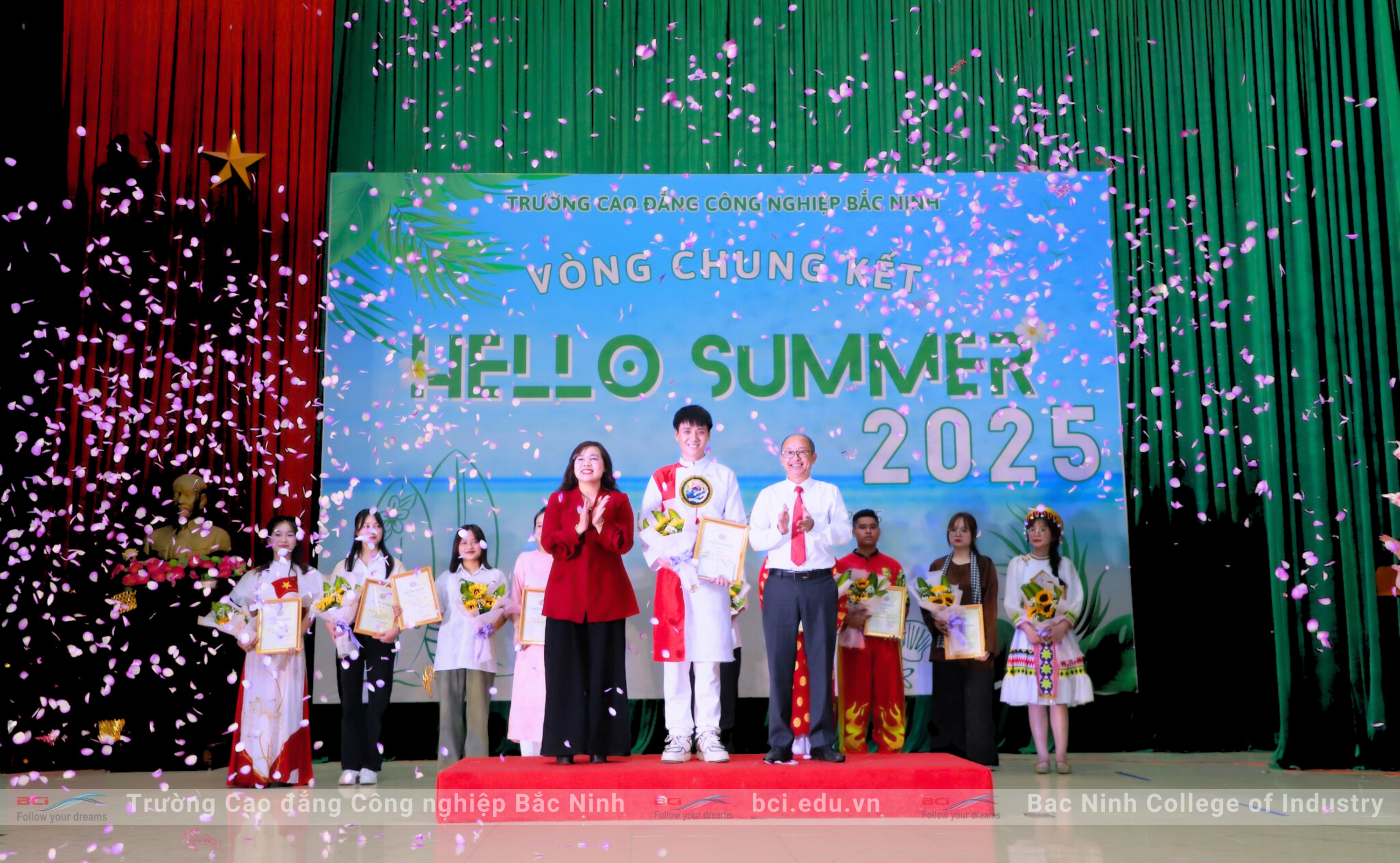 Hello summer 2025: Chào hè rực rỡ