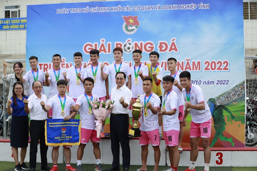 BCi giành Cup vô địch giải bóng đá truyền thống Đoàn khối các cơ quan và doanh nghiệp tỉnh lần thứ VII
